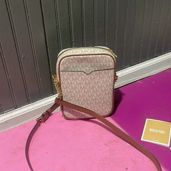Michael Kors jet set travel handbag